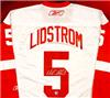 Signed Nicklas Lidstrom